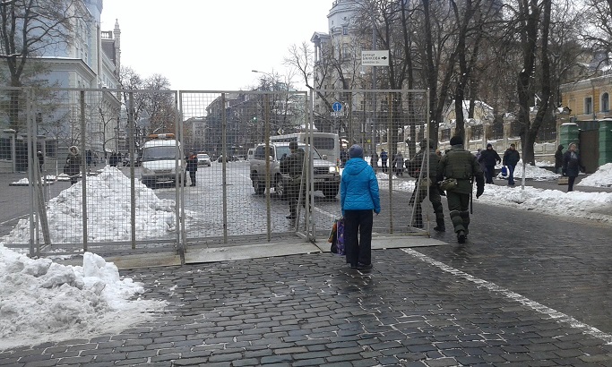 Акції протесту в Києві біля будівлі НБУ завершилися